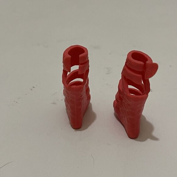 Monster High Ghouls Beast Pet Lagonna Blue Doll Shoes Pink Heel Wedge Fish Scale - Picture 3 of 6